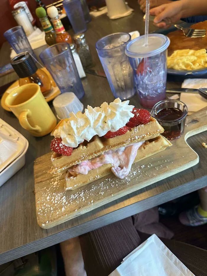 Weird Food Serving (22 pics)