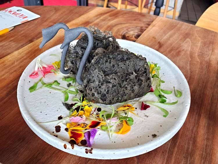 Weird Food Serving (22 pics)