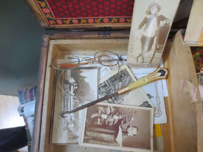 Cool Finds In Old Houses (19 pics)