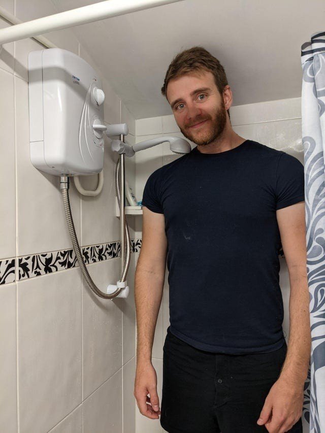 Problems Of Tall People (16 pics)