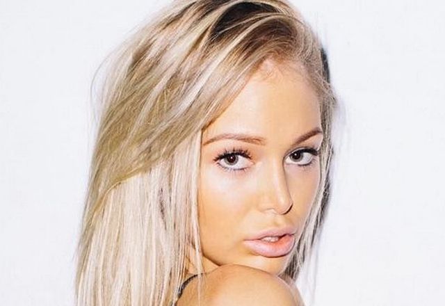 Girls In Jeans (23 pics)
