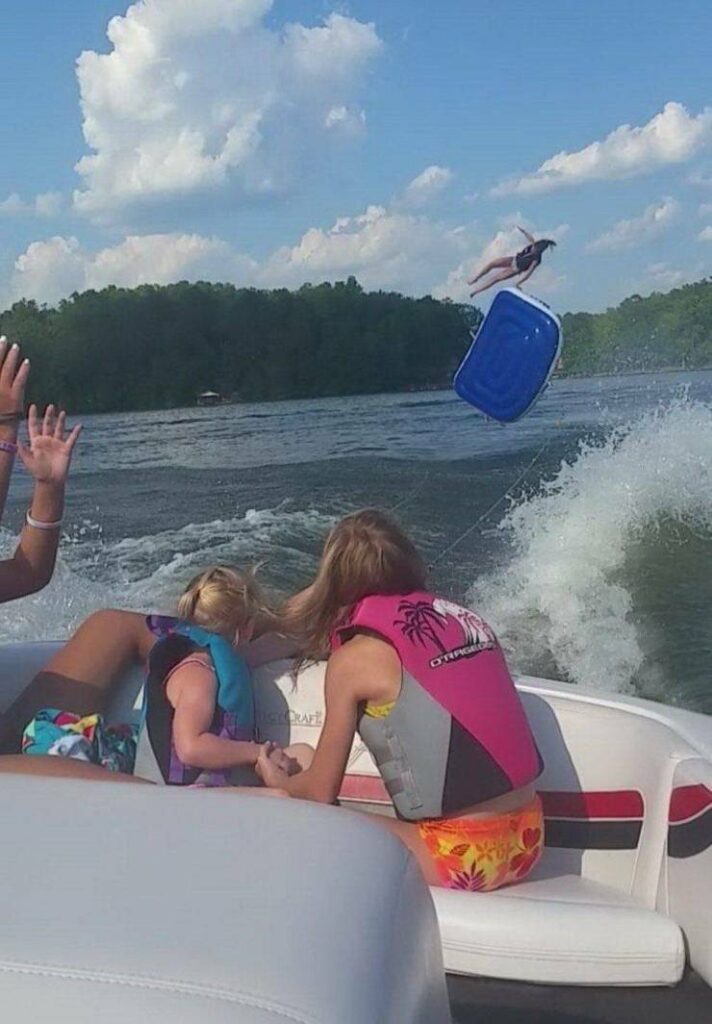 Bad Days Happen (22 pics)