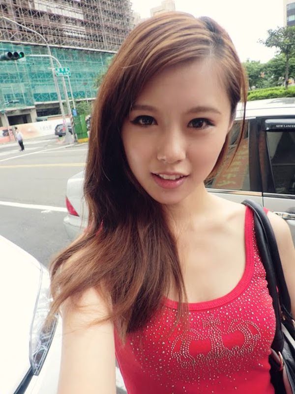 Asian Girls (27 pics)