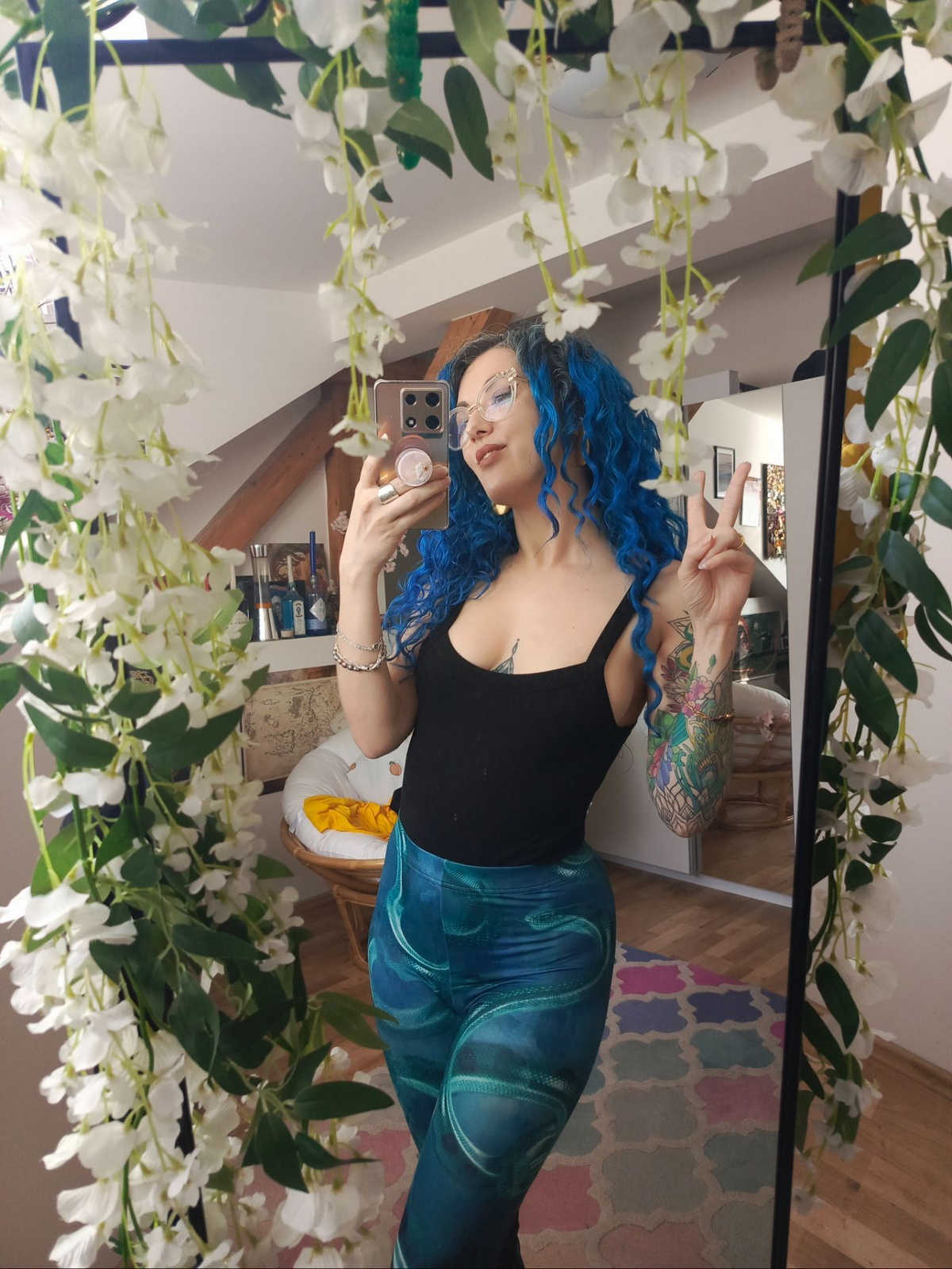 Girls In Glasses (25 pics)