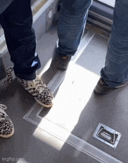 Acid GIFs, October 17 (25 gifs) Acid GIFs, October 17 (25 gifs)