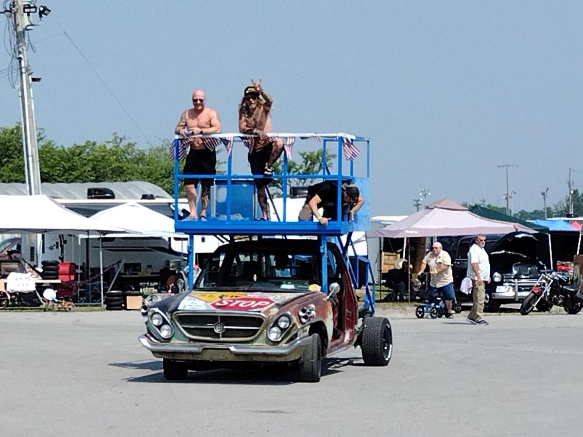 Crazy Vehicles (23 pics)