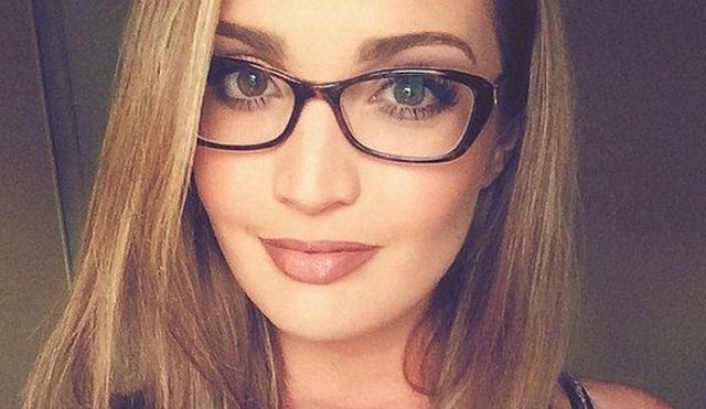 Girls In Glasses (21 pics)