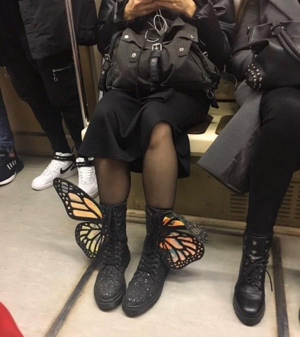 Strange People In The Subway (20 pics)