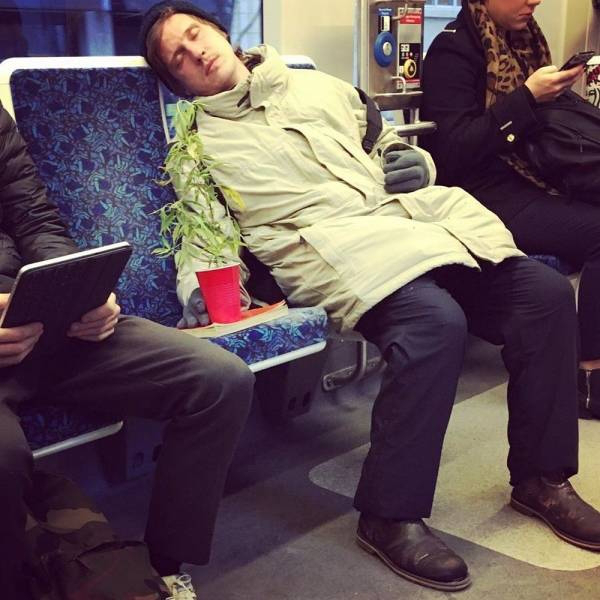 Strange People In The Subway (20 pics)
