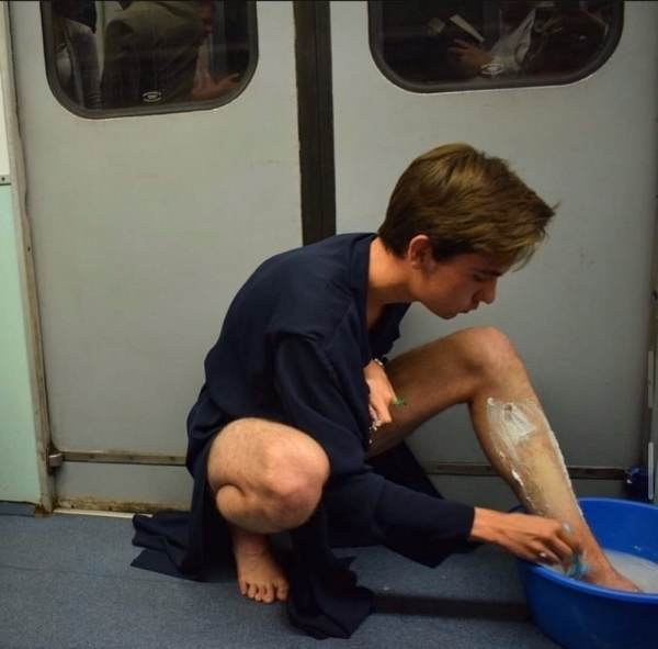 Strange People In The Subway (20 pics)