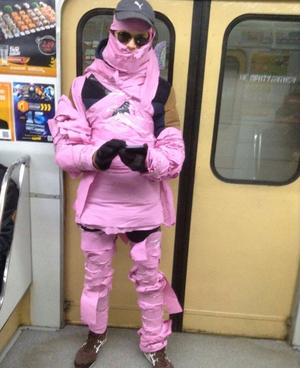 Strange People In The Subway (20 pics)