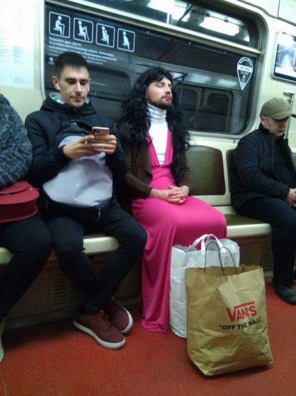 Strange People In The Subway (20 pics)