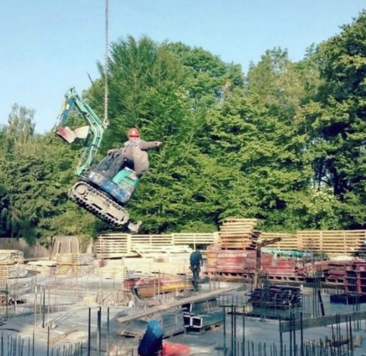 They Don't Care About Safety (23 pics)