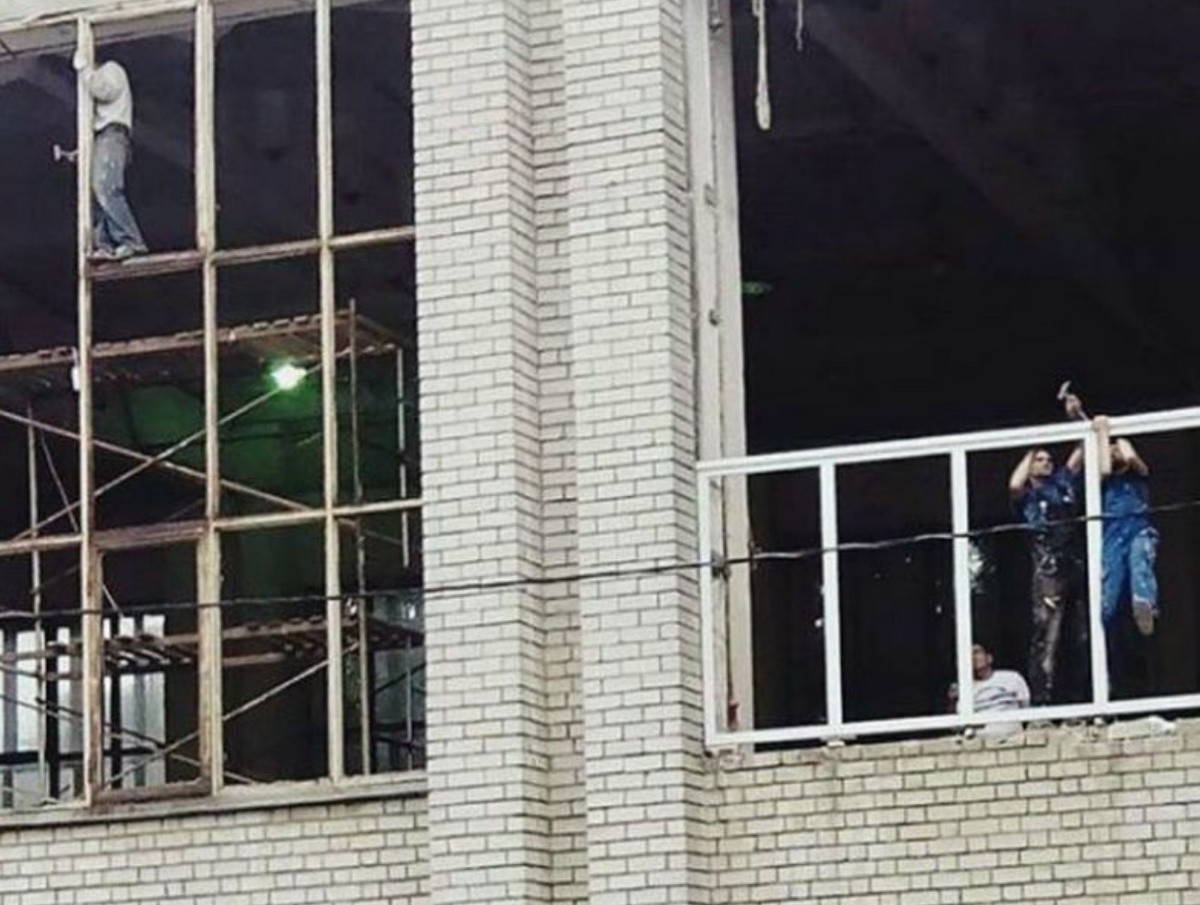 They Don't Care About Safety (23 pics)