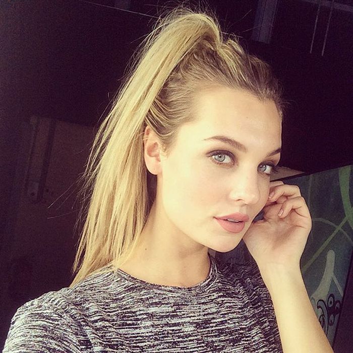Cute Girls (25 pics)