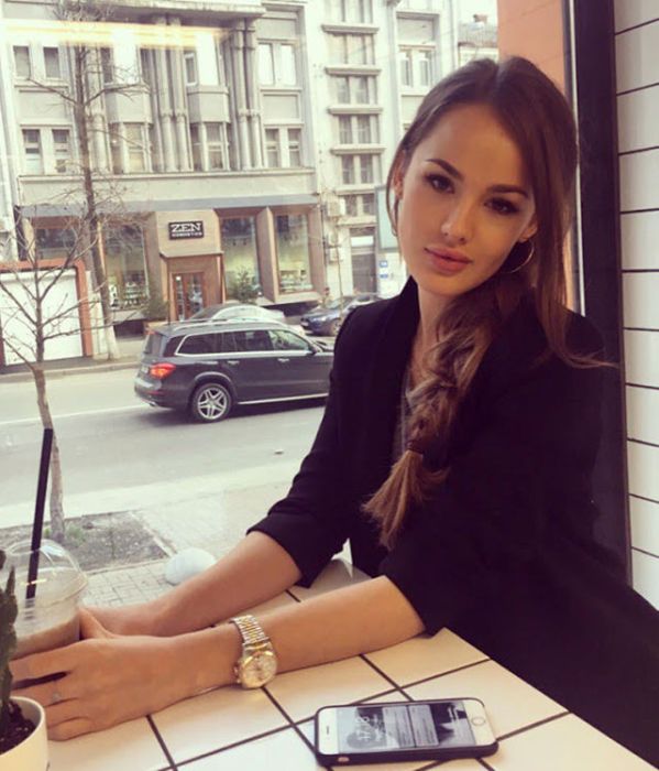Cute Girls (25 pics)