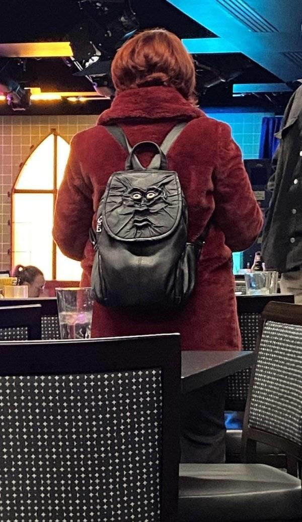 What Is Going On Here? (24 pics) What Is Going On Here? (24 pics)