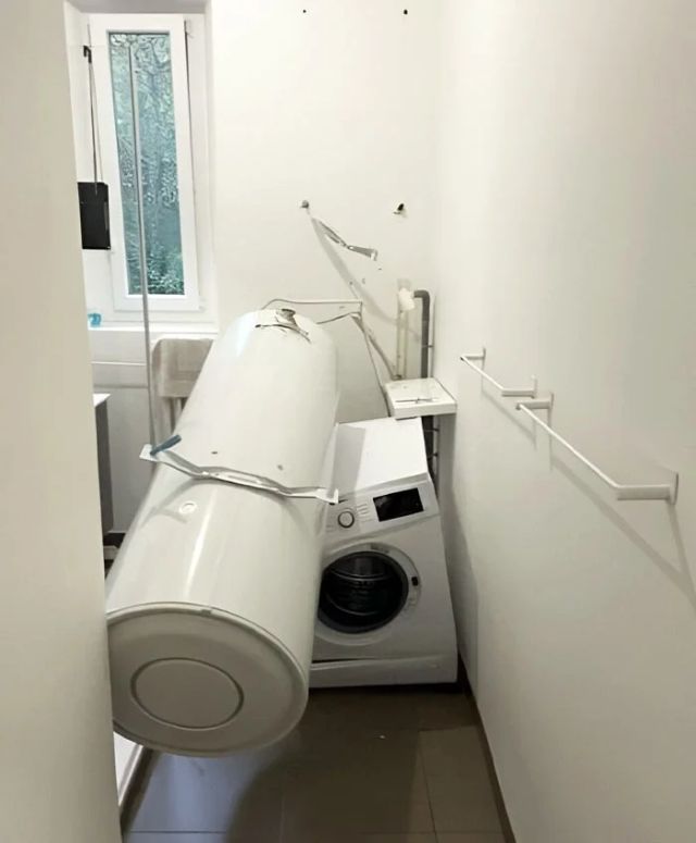 Bad Days Happen (27 pics)