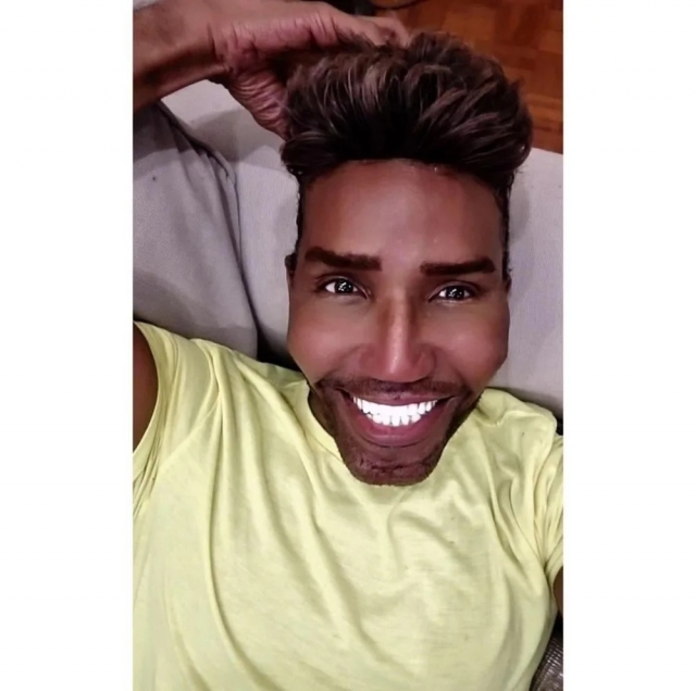 Excessive Photoshop (25 pics) Excessive Photoshop (25 pics)