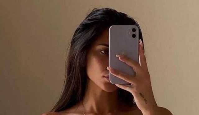 Selfie Girls (41 pics)