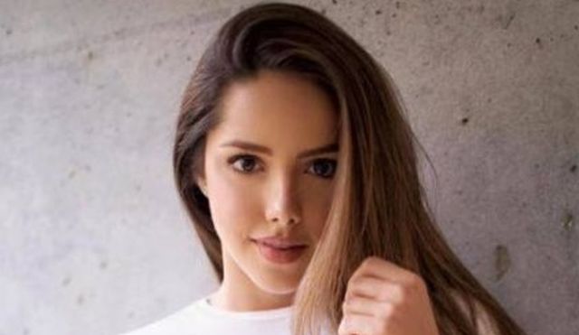 Girls In Tight Jeans (44 pics)