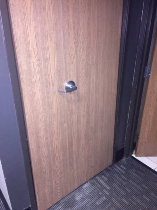 Unsuccessful Buildings (28 pics)