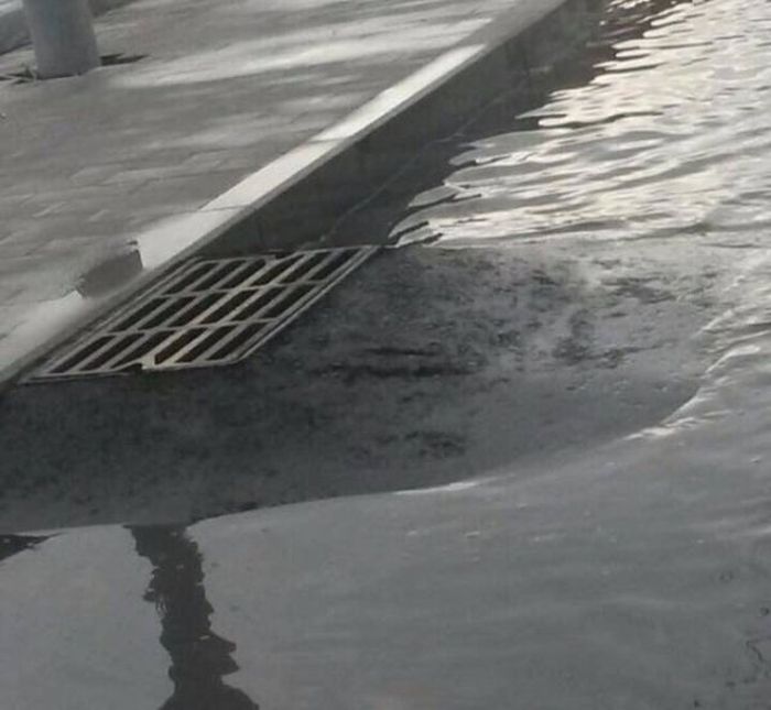 Unsuccessful Buildings (28 pics)