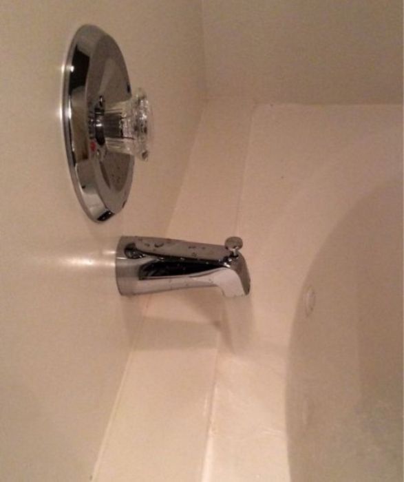 Unsuccessful Buildings (28 pics)