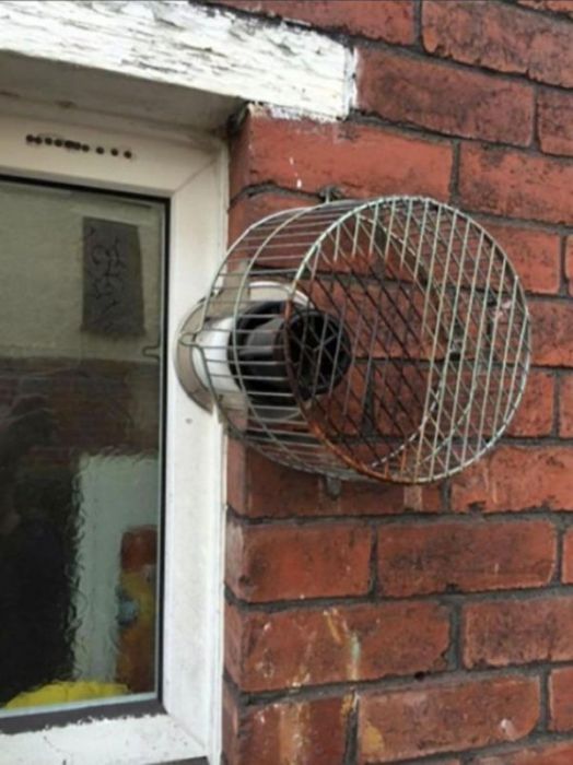 Unsuccessful Buildings (28 pics)