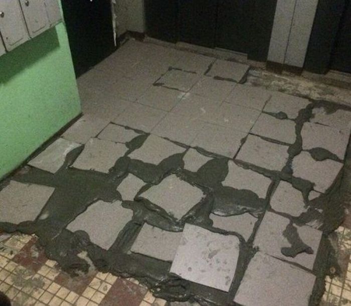 Unsuccessful Buildings (28 pics)