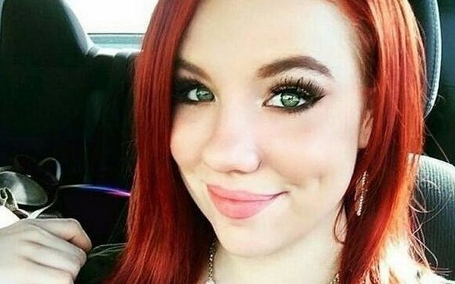 Busty Girls (25 pics)