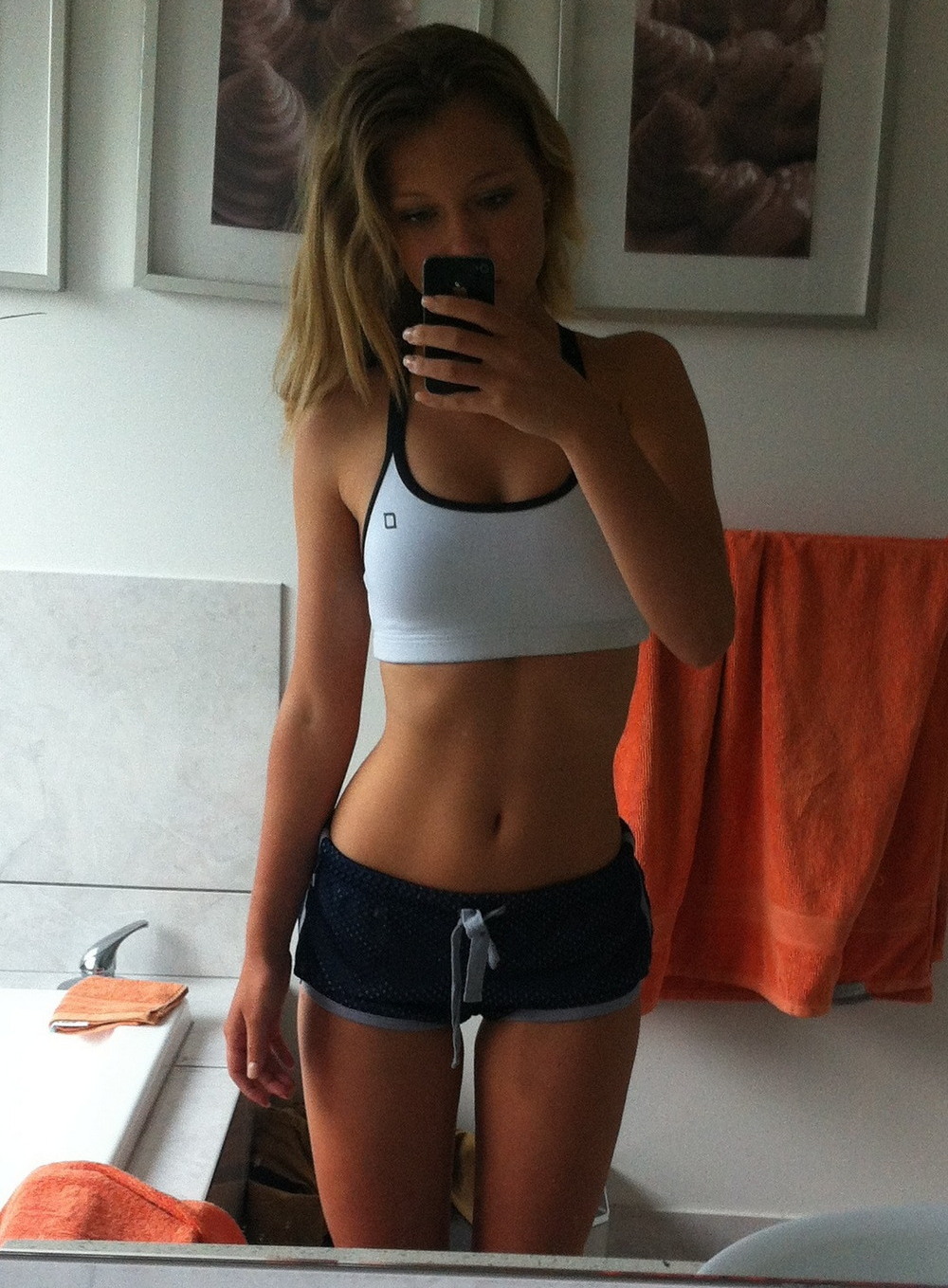 Slim Girls (28 pics) Slim Girls (28 pics)