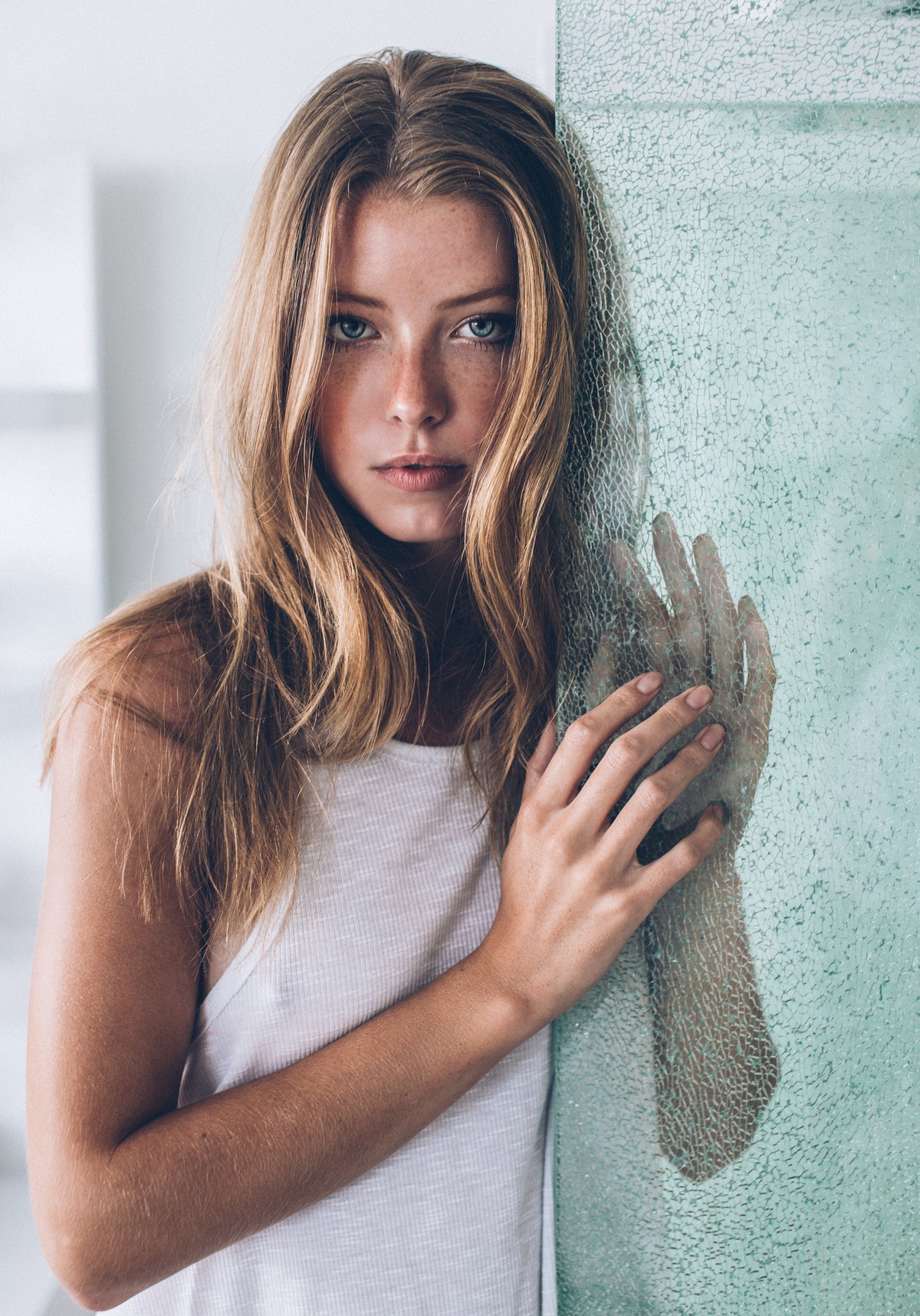 Girls In White (27 pics) Girls In White (27 pics)