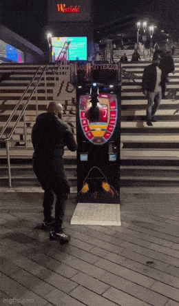 Acid GIFs, November 6 (25 gifs) Acid GIFs, November 6 (25 gifs)