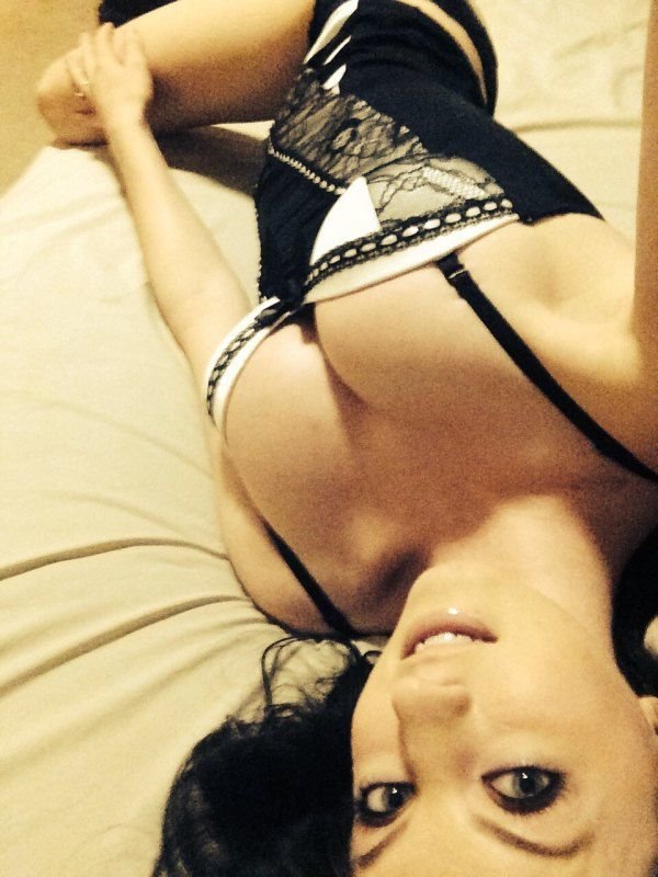 Busty Girls (25 pics) Busty Girls (25 pics)