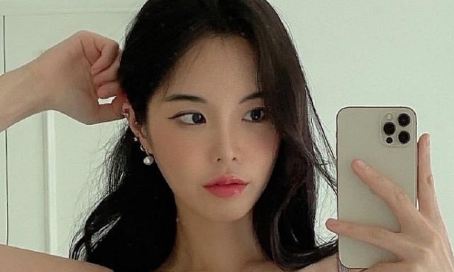 Asian Girls (25 pics)