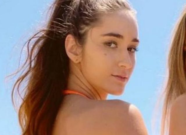 Cute Girls (34 pics)