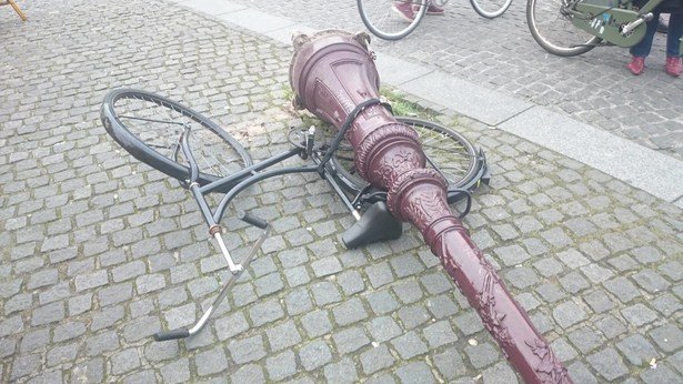 Bad Days Happen (31 pics)