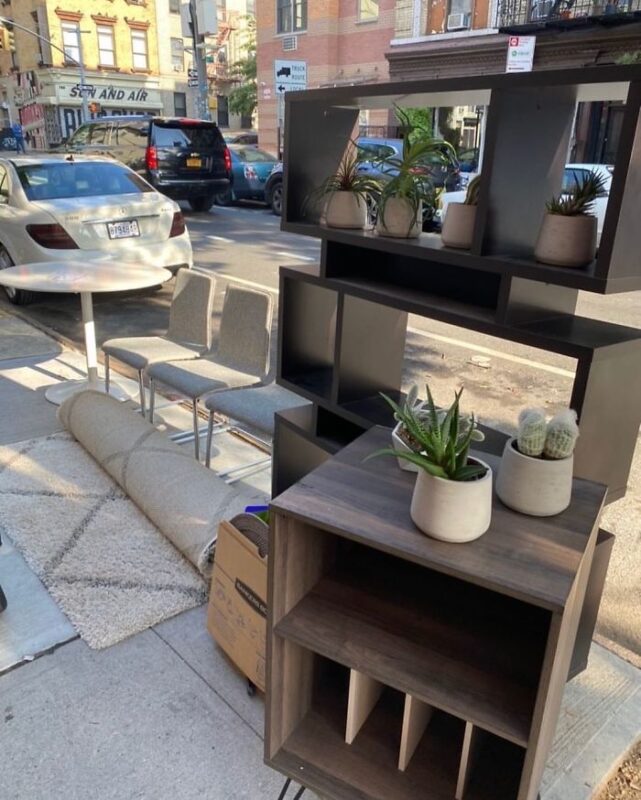 Cool Roadside Finds (22 pics)