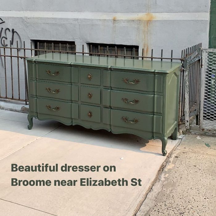 Cool Roadside Finds (22 pics)