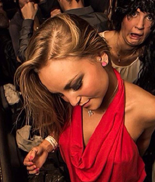 Hilarious Photobombs (21 pics)