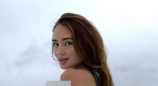 Bikini Girls (32 pics)