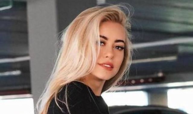 Girls In Jeans (38 pics)