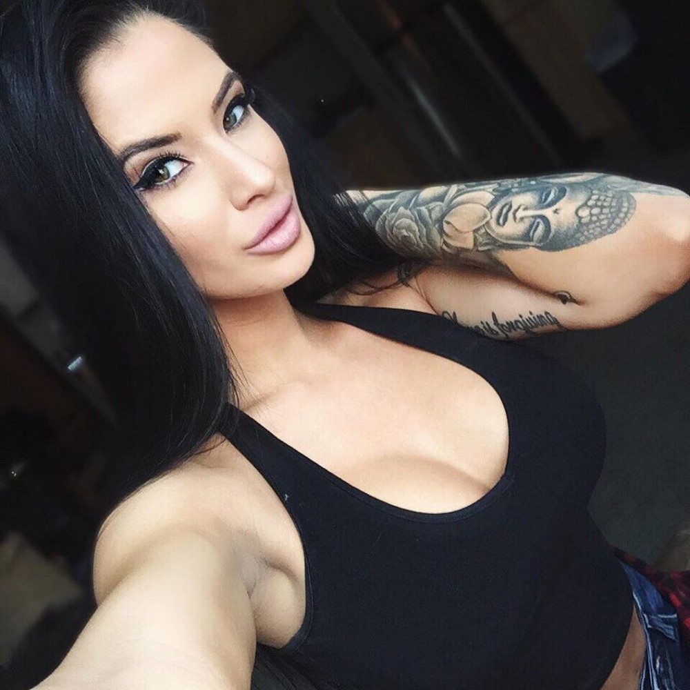 Tattooed Girls (23 pics)