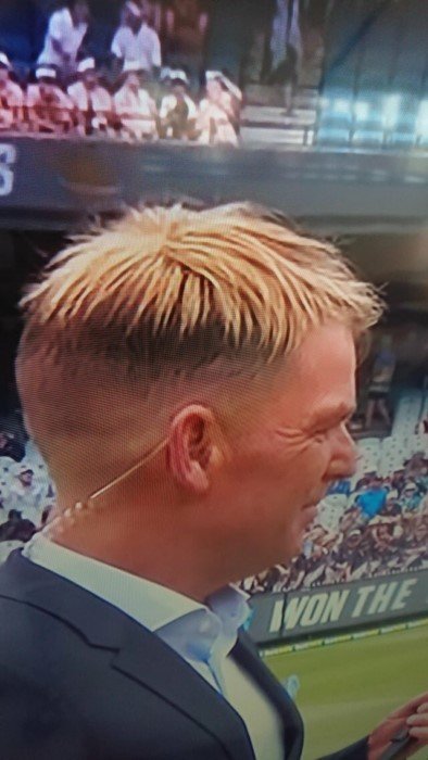 Awful Haircuts (16 pics)