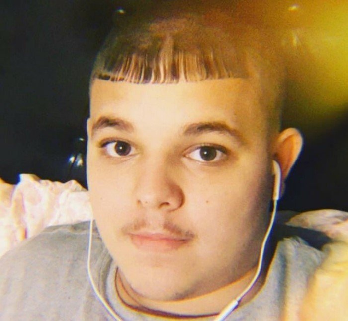 Awful Haircuts (16 pics)