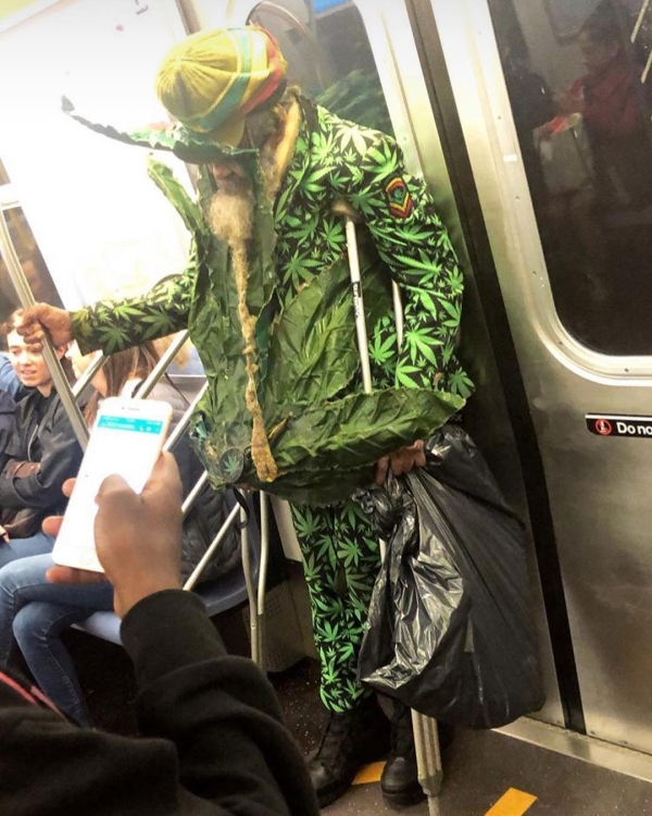 Strange People In Public Transport (20 pics) Strange People In Public Transport (20 pics)