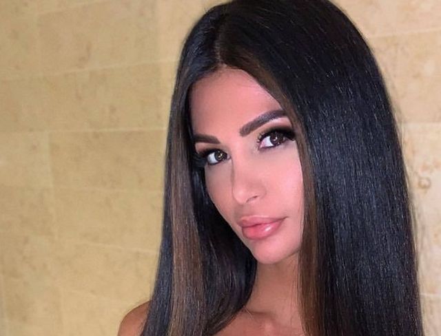 Girls In Lingerie (25 pics)