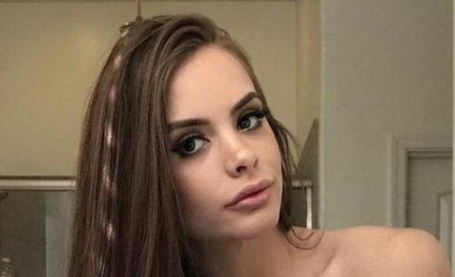 Braless Girls (22 pics)