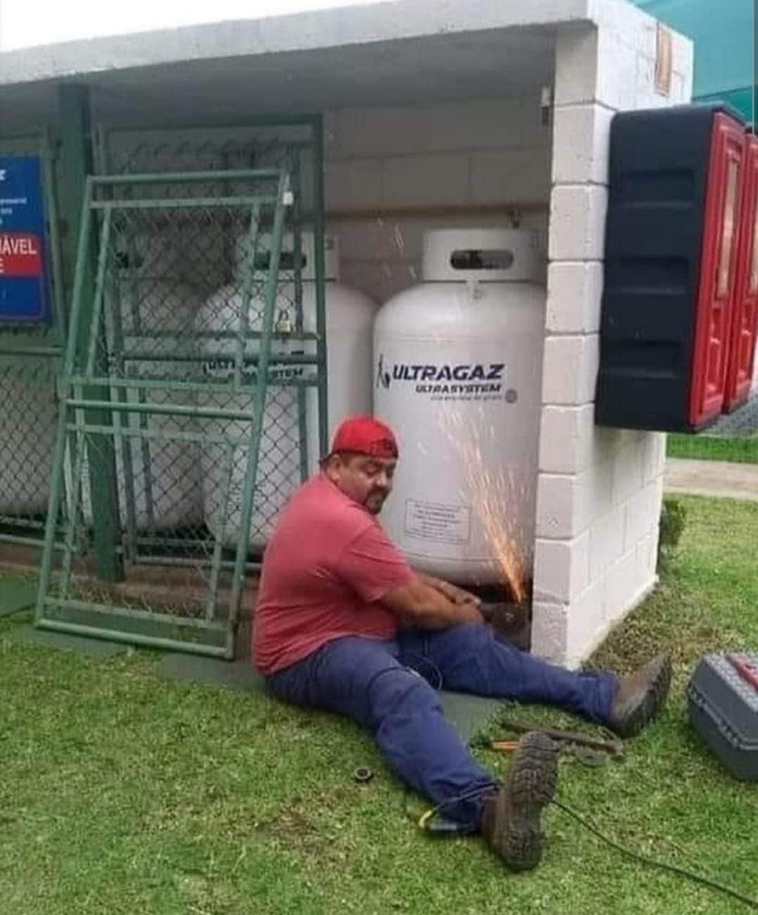 They Don't Care About Safety (18 pics)